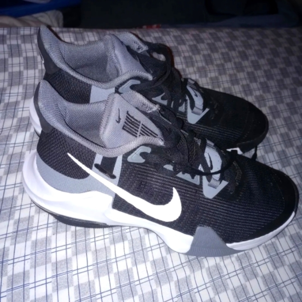 Nike Air Max Impact 3 Grey-White Mens 9 (NWOT)